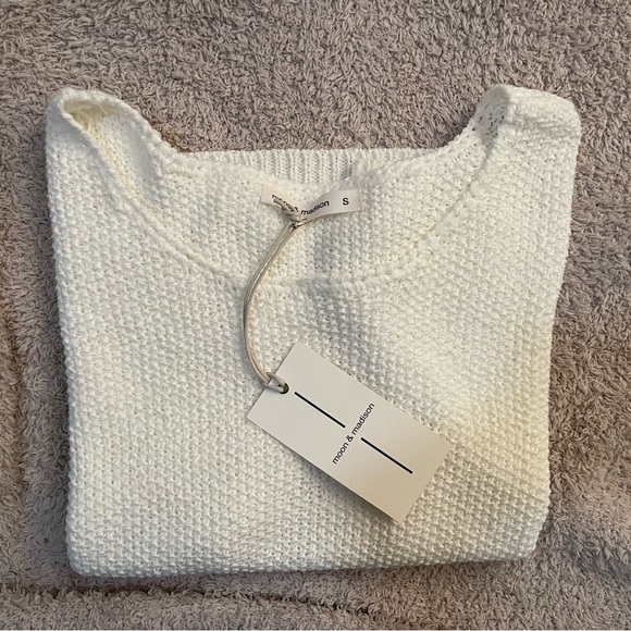 White crochet blouse - Picture 3 of 5